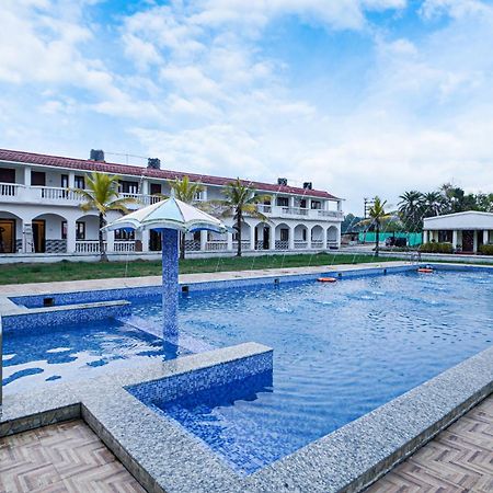 Silver Sand Eco Resort !! Beachfront !! With Biggest Pool And Huge Open Area !! Ideal For Weddings !! Couple Friendly !! Мандармани Экстерьер фото