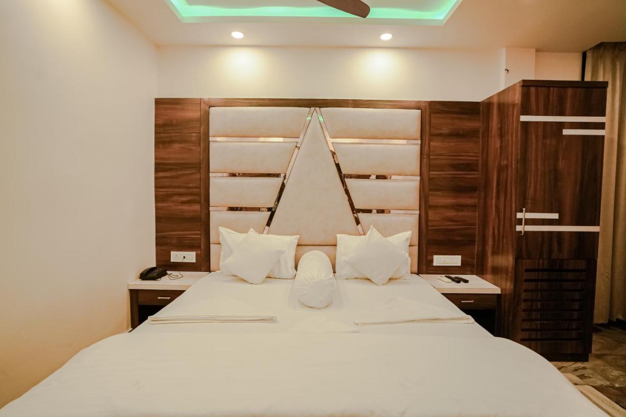 Silver Sand Eco Resort !! Beachfront !! With Biggest Pool And Huge Open Area !! Ideal For Weddings !! Couple Friendly !! Мандармани Экстерьер фото